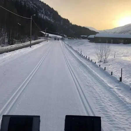 Ny Og Moderne I Stryn. Solrik Plassering * Stryn