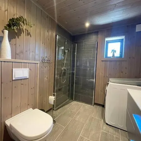 Ny Og Moderne I Stryn. Solrik Plassering Holiday home *